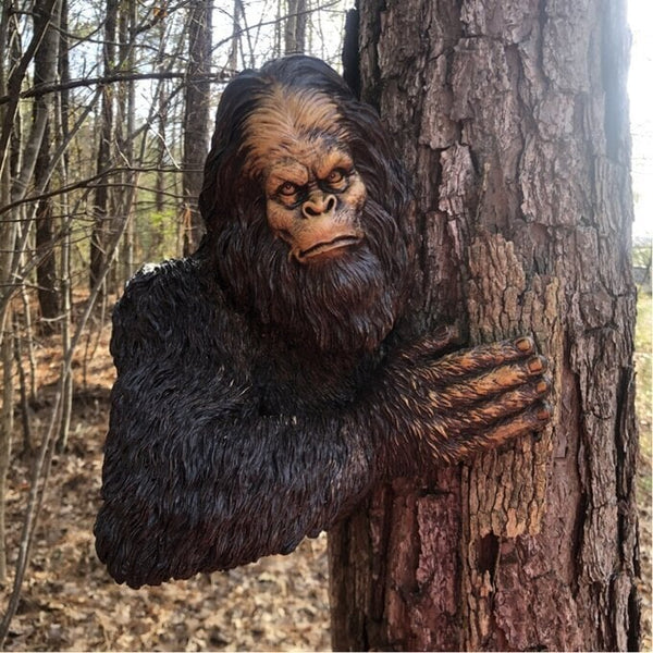 🔥Hot Sale 49% OFF -🦍Bigfoot Tree Hugger Resin Sculpture